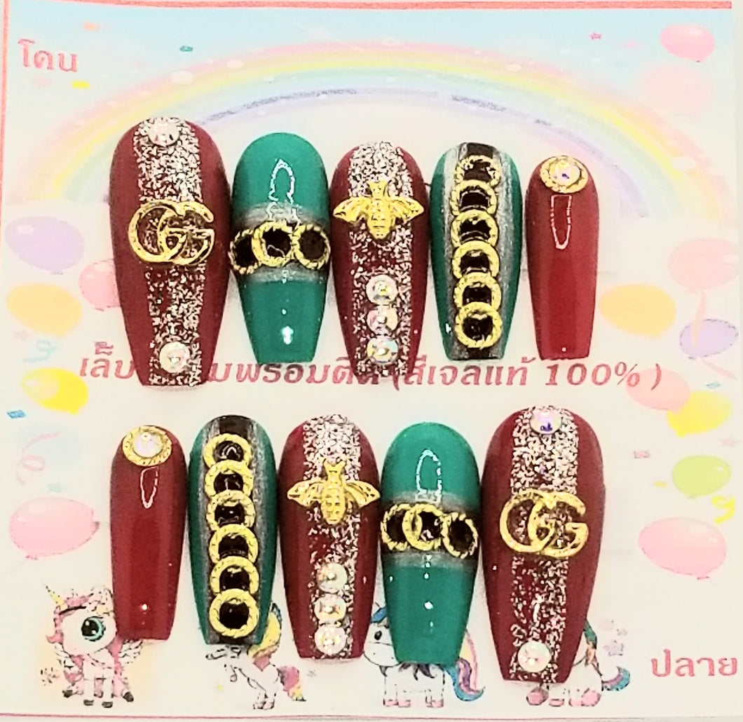 267 Red, Green & Gold Inspired Nails, Glue & File included